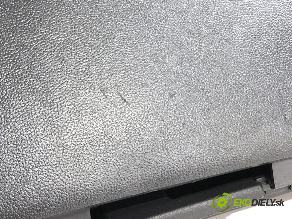 FORD USA MUSTANG VI coupe 2016 224 kW 3.7 V6 3726 Priehradka, kastlík spolujazdca  (Priehradka (kastlík))