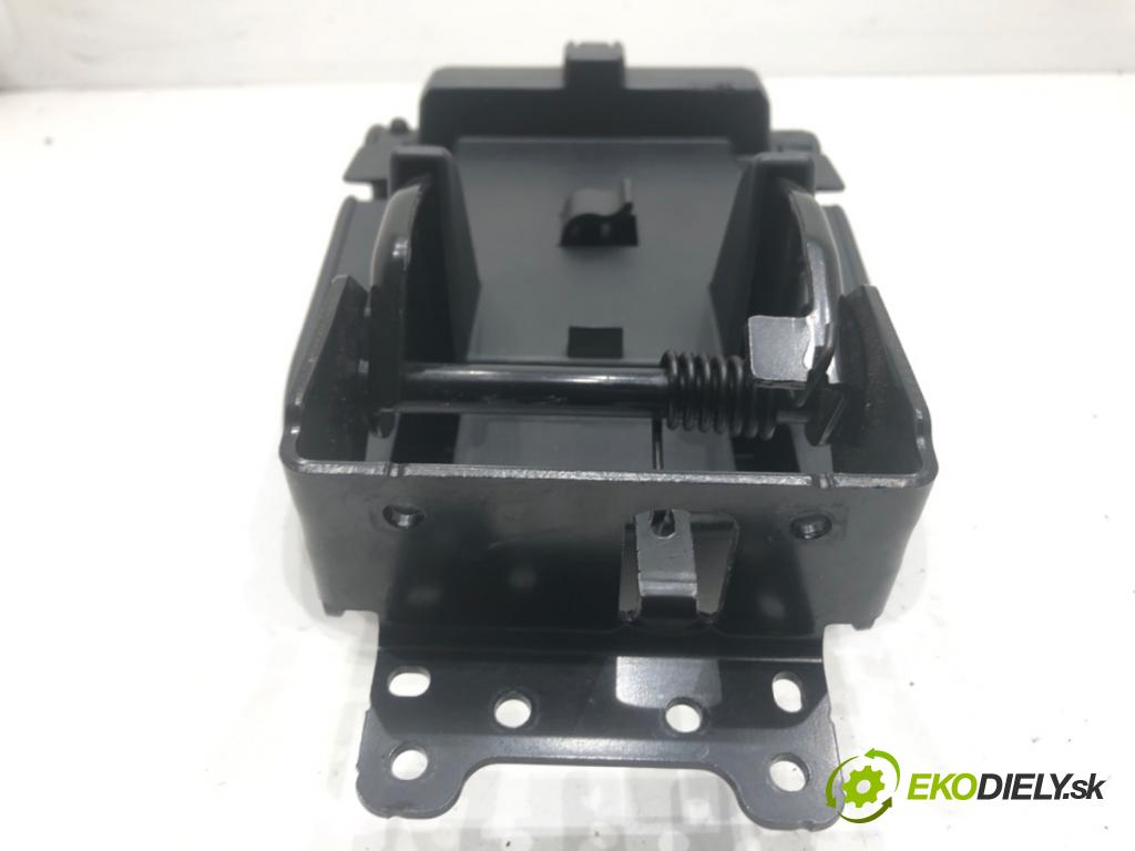 FORD USA MUSTANG VI coupe 2016 224 kW 3.7 V6 3726 Lakťová opierka  (Lakťová opierka)