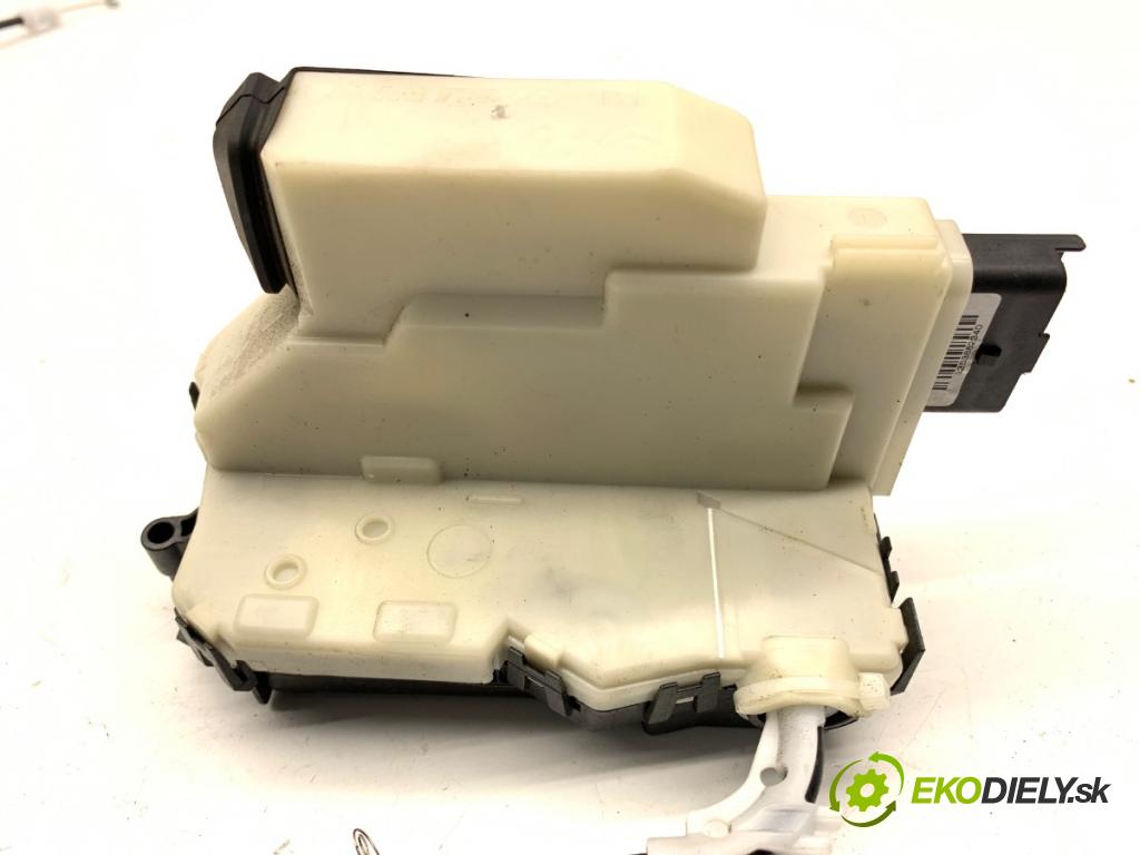 OPEL COMBO D Nadwozie pełne/minivan 2024 81 kW 1.2 1199 zámok Dvere pravy zad 221720