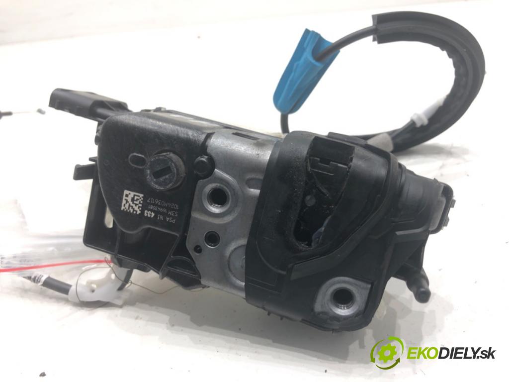 OPEL COMBO D Nadwozie pełne/minivan 2024 81 kW 1.2 1199 zámok dveře pravý přední část 163433