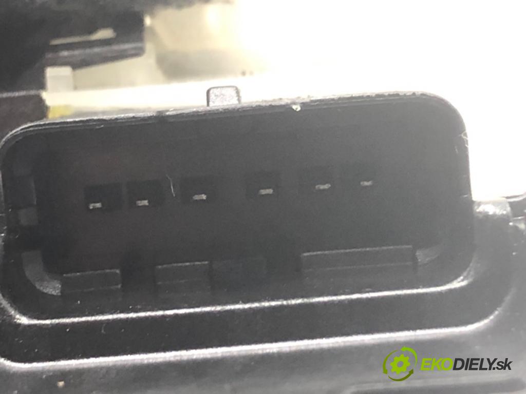 OPEL COMBO D Nadwozie pełne/minivan 2024 81 kW 1.2 1199 zámok dveří zadní část 206526