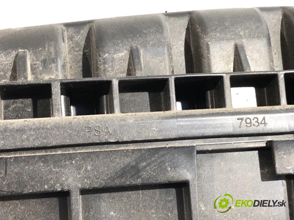 OPEL COMBO D Nadwozie pełne/minivan 2024 81 kW 1.2 1199 Obal filtra vzduchu 9812735680 (Obal vzduchového filtra)