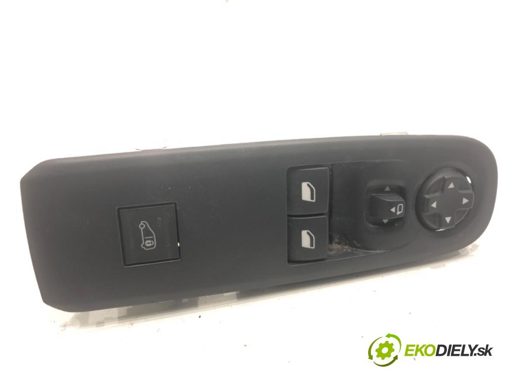 OPEL COMBO D Nadwozie pełne/minivan 2024 81 kW 1.2 1199 Prepínač okien 98329388ZD (Prepínacie páčky pod volantom)