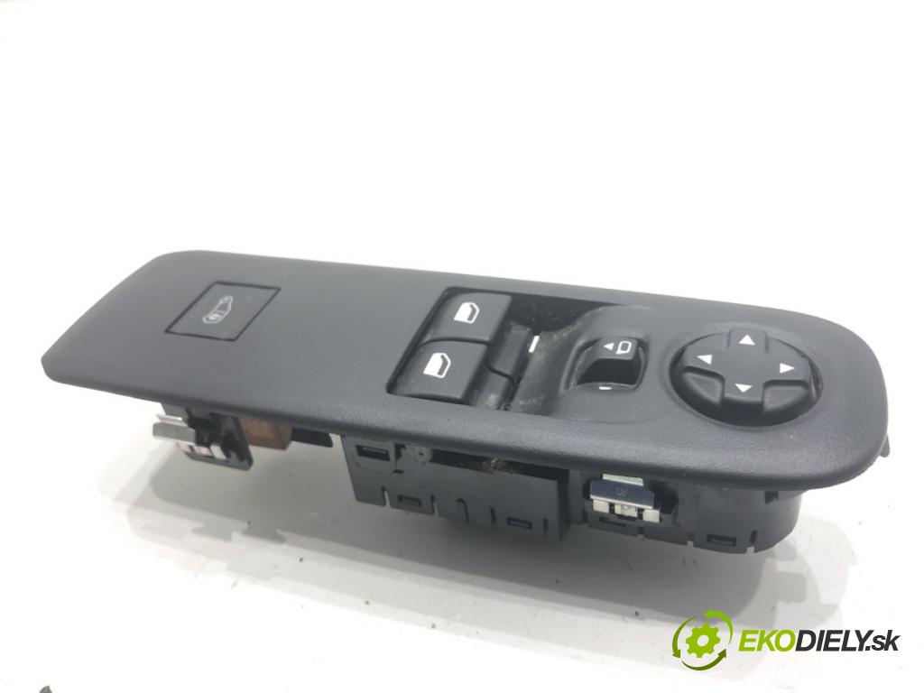 OPEL COMBO D Nadwozie pełne/minivan 2024 81 kW 1.2 1199 Prepínač okien 98329388ZD (Prepínacie páčky pod volantom)