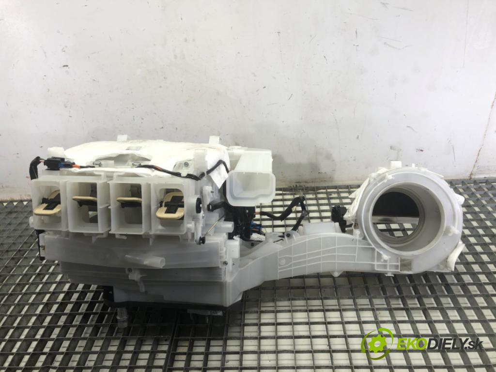 OPEL COMBO D Nadwozie pełne/minivan 2024 81 kW 1.2 1199 topné těleso radiátor topení komplet KOMBAJN 9815533180 (Radiátor topení)