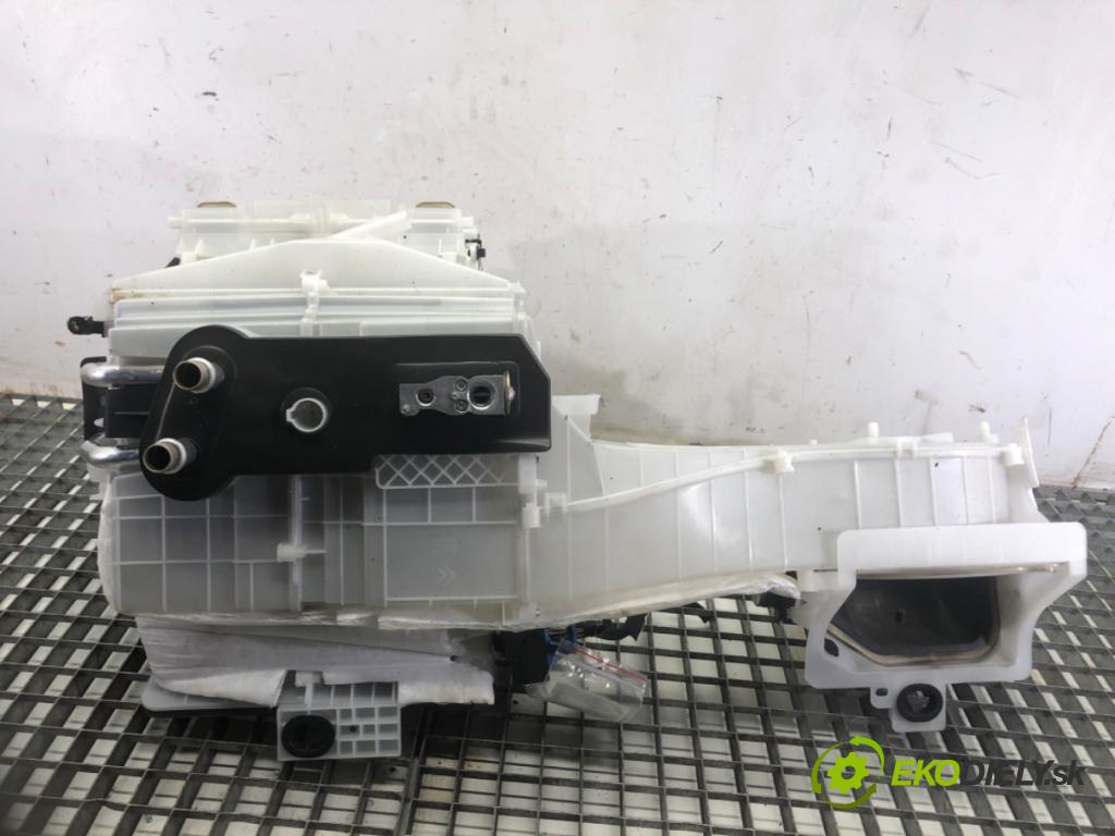 OPEL COMBO D Nadwozie pełne/minivan 2024 81 kW 1.2 1199 topné těleso radiátor topení komplet KOMBAJN 9815533180 (Radiátor topení)