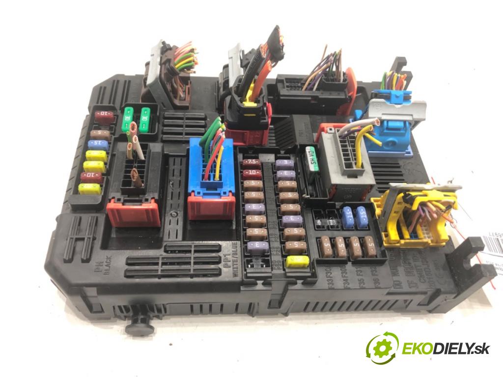 OPEL COMBO D Nadwozie pełne/minivan 2024 81 kW 1.2 1199 modul BSI 9832880380 (Pojistková skříňka)