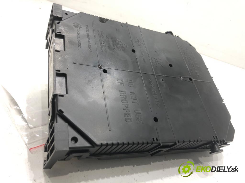 OPEL COMBO D Nadwozie pełne/minivan 2024 81 kW 1.2 1199 modul BSI 9832880380 (Pojistková skříňka)