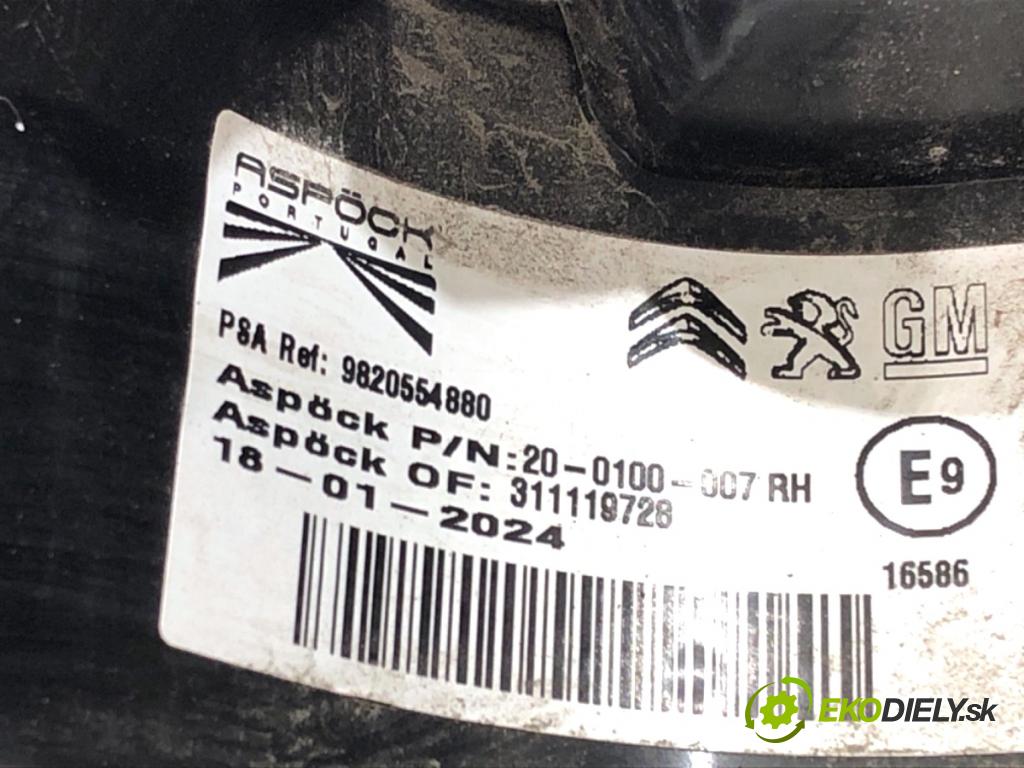 OPEL COMBO D Nadwozie pełne/minivan 2024 81 kW 1.2 1199 světlo pravý zadní část 9820554880