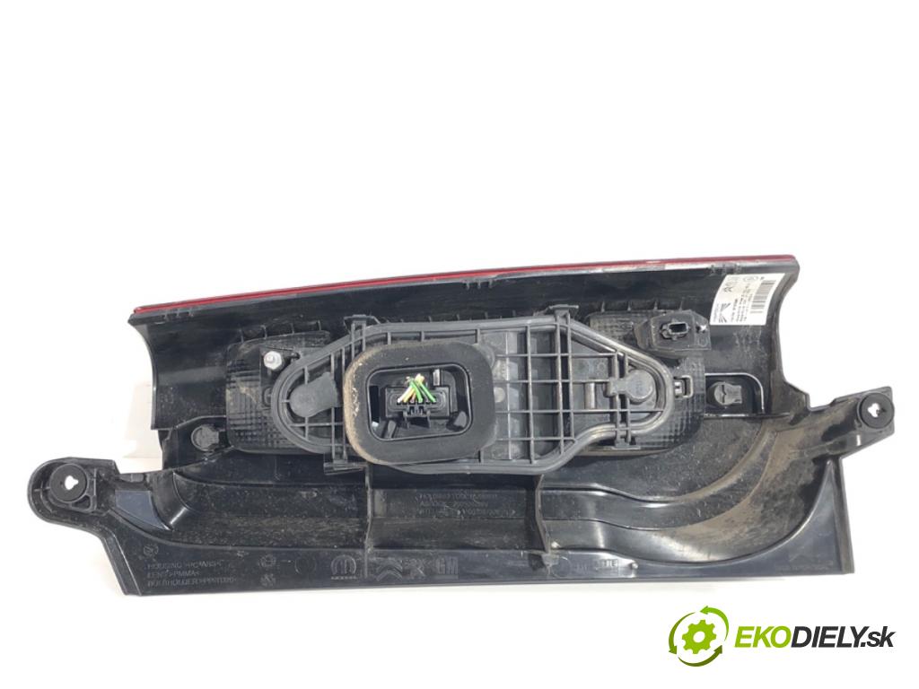 OPEL COMBO D Nadwozie pełne/minivan 2024 81 kW 1.2 1199 světlo levý zadní část 9819235880