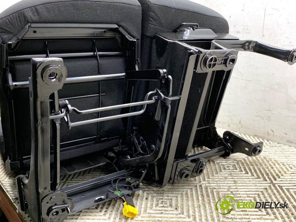 OPEL COMBO D Nadwozie pełne/minivan 2024 81 kW 1.2 1199 sedadlo pravý přední část
