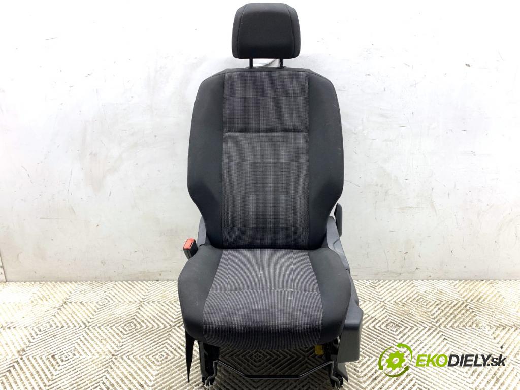 OPEL COMBO D Nadwozie pełne/minivan 2024 81 kW 1.2 1199 sedadlo levý přední část 