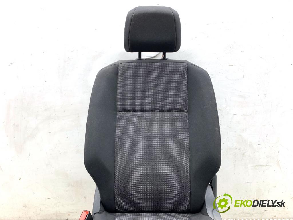 OPEL COMBO D Nadwozie pełne/minivan 2024 81 kW 1.2 1199 sedadlo levý přední část