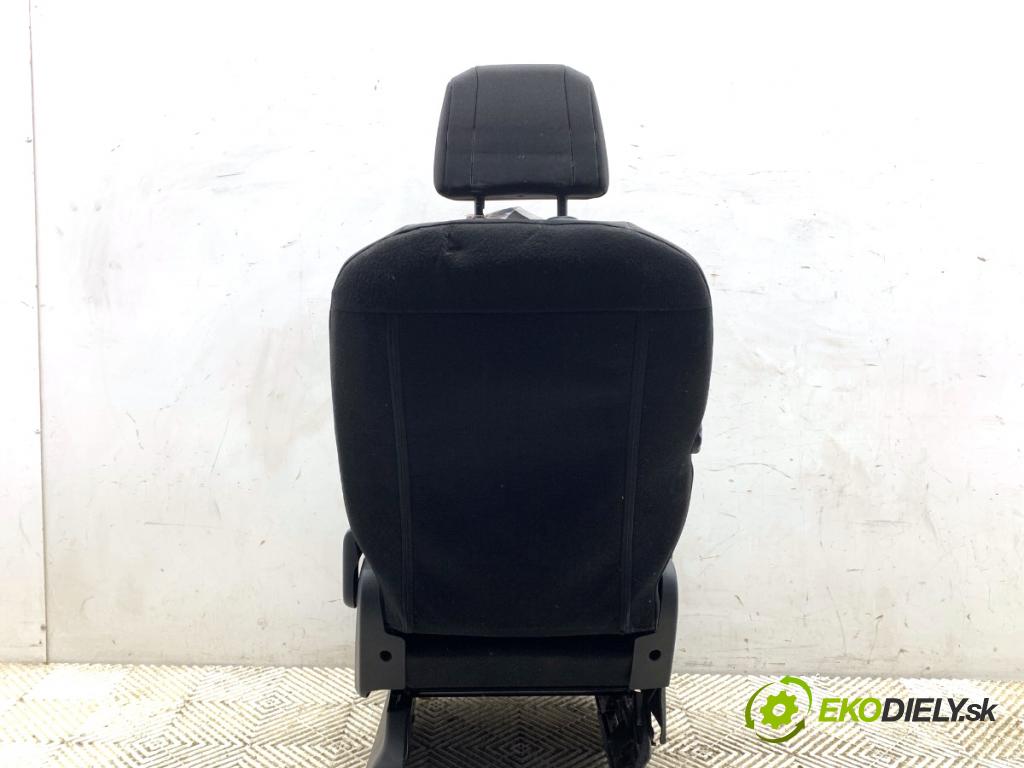 OPEL COMBO D Nadwozie pełne/minivan 2024 81 kW 1.2 1199 sedadlo levý přední část