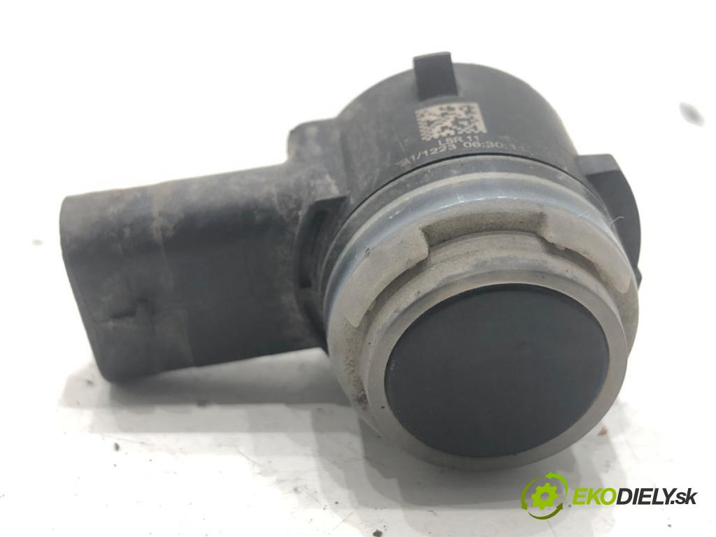 OPEL COMBO D Nadwozie pełne/minivan 2024 81 kW 1.2 1199 snímač PDC 9813348377XX