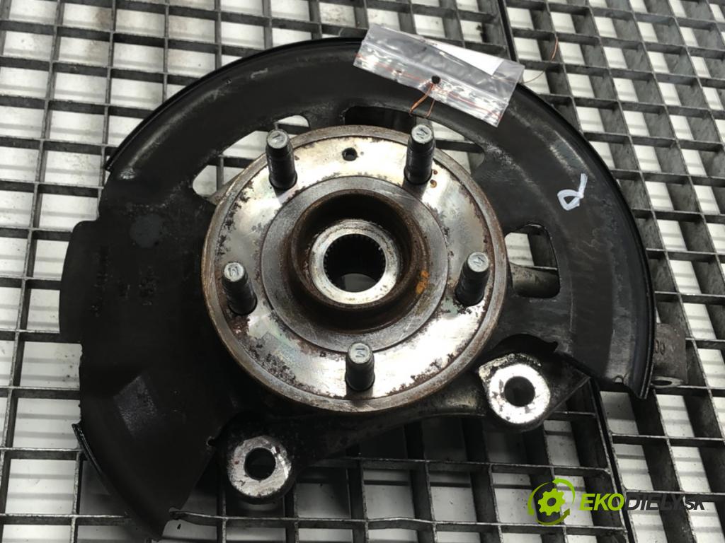 OPEL ASTRA K liftback 2016 92 kW 1.4 Turbo (68) 1399 náboj pravý přední část 13580304
