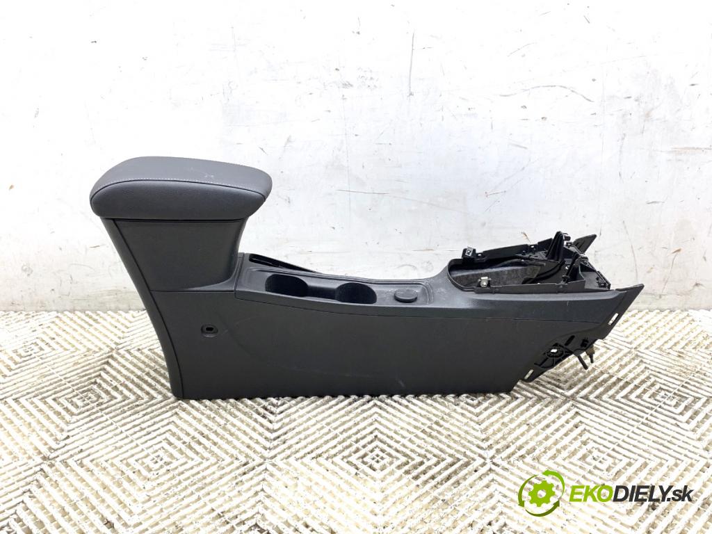 OPEL ASTRA K liftback 2016 92 kW 1.4 Turbo (68) 1399 Tunel stredový  (Stredový tunel)
