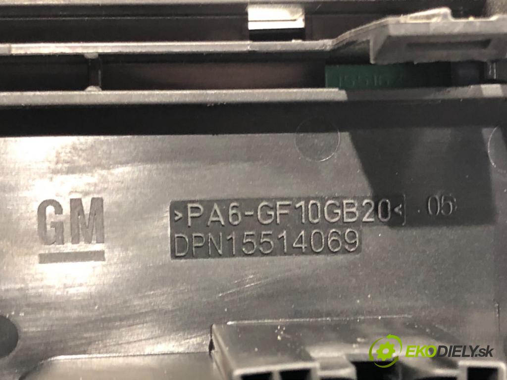 OPEL ASTRA K liftback 2016 92 kW 1.4 Turbo (68) 1399 skříňka poistková 15514069 (Pojistková skříňka)