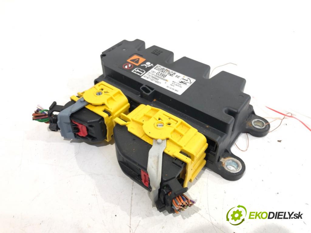 OPEL ASTRA K liftback 2016 92 kW 1.4 Turbo (68) 1399 senzor airbag 13510398 (Snímač)