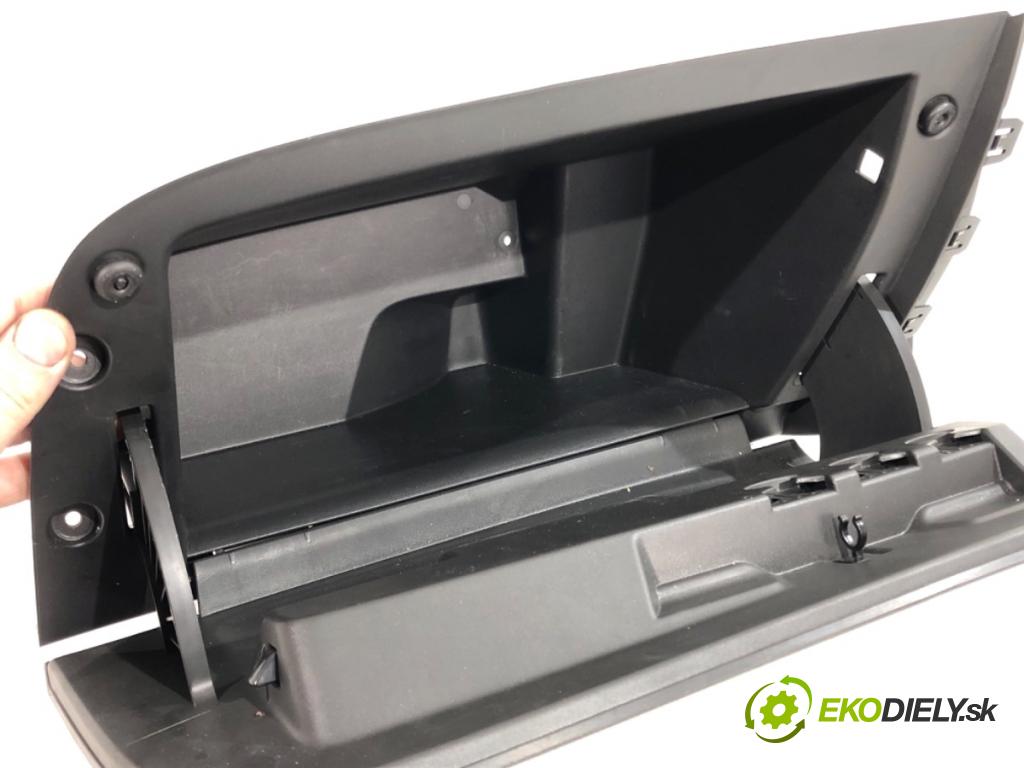 OPEL ASTRA K liftback 2016 92 kW 1.4 Turbo (68) 1399 Priehradka, kastlík spolujazdca 39046757 (Priehradka (kastlík))