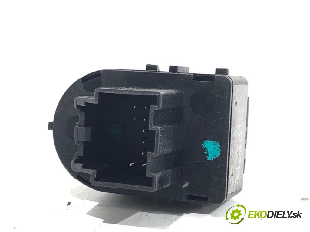 OPEL ASTRA K liftback 2016 92 kW 1.4 Turbo (68) 1399 Prepínač nastavenia spätných zrkadiel 22934609 (Prepínacie páčky pod volantom)