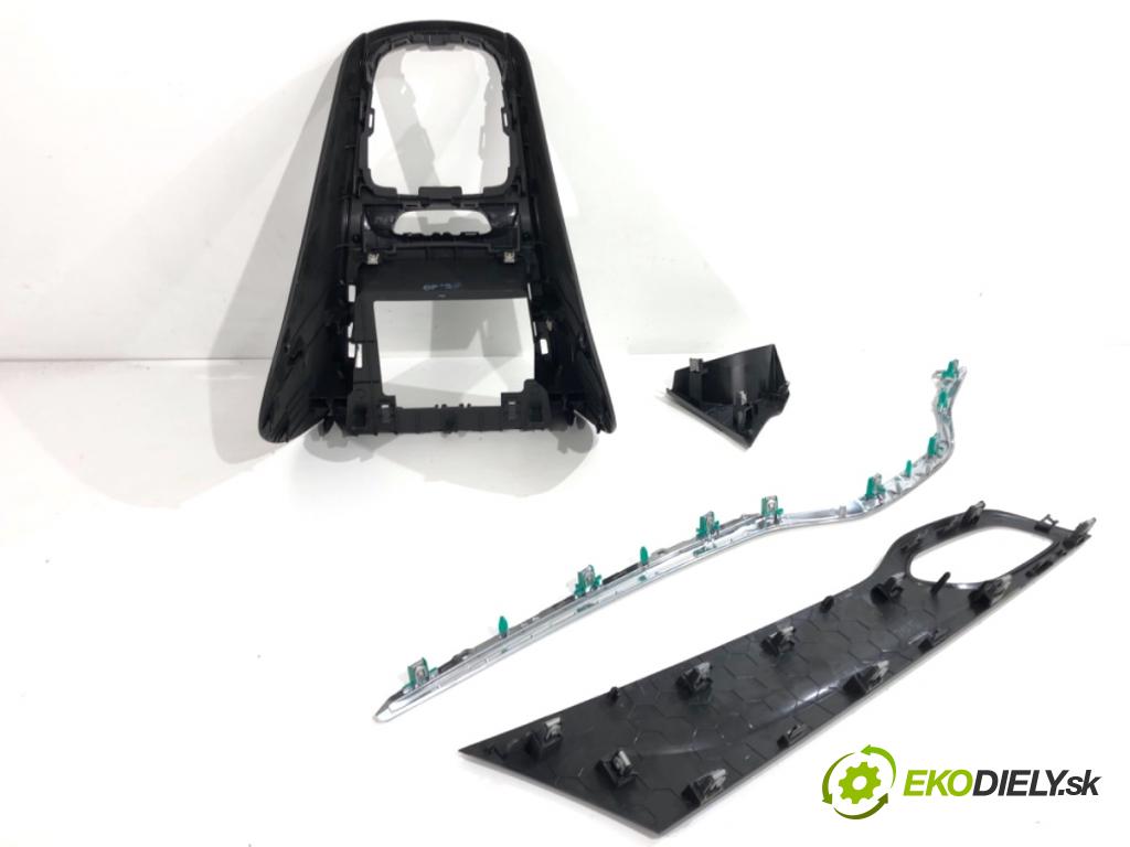 OPEL ASTRA K liftback 2016 92 kW 1.4 Turbo (68) 1399 lišty kryt 13413019 39039741 (Lišta)