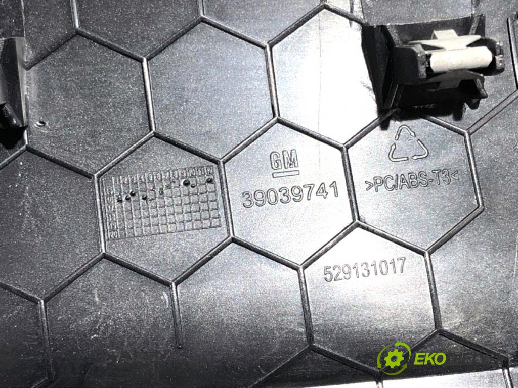 OPEL ASTRA K liftback 2016 92 kW 1.4 Turbo (68) 1399 lišty kryt 13413019 39039741 (Lišta)