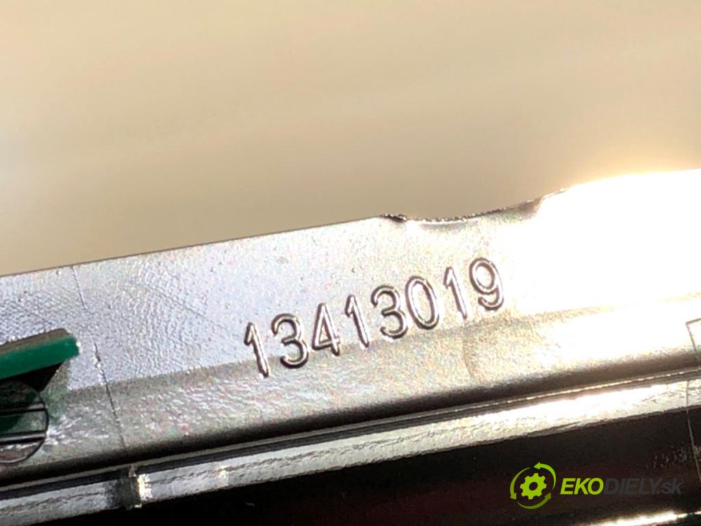 OPEL ASTRA K liftback 2016 92 kW 1.4 Turbo (68) 1399 lišty kryt 13413019 39039741 (Lišta)