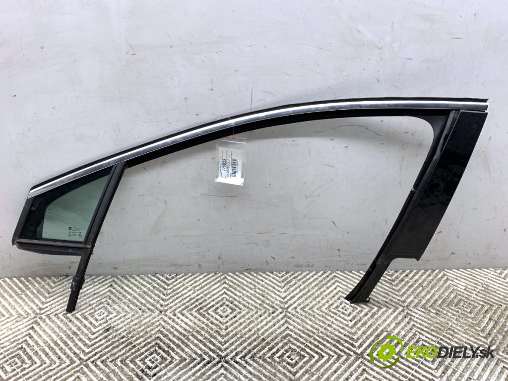 OPEL ASTRA K liftback 2016 92 kW 1.4 Turbo (68) 1399 lišta dveře levý přední část 39028470