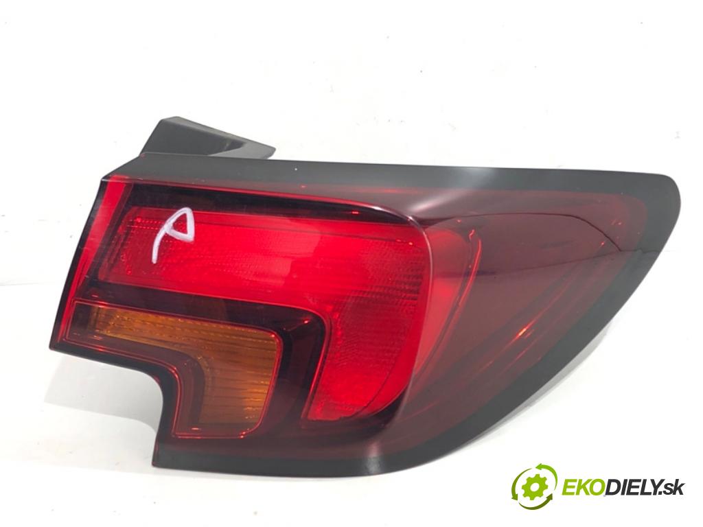 OPEL ASTRA K liftback 2016 92 kW 1.4 Turbo (68) 1399 světlo pravý zadní část 