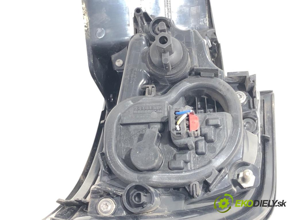OPEL ASTRA K liftback 2016 92 kW 1.4 Turbo (68) 1399 světlo pravý zadní část