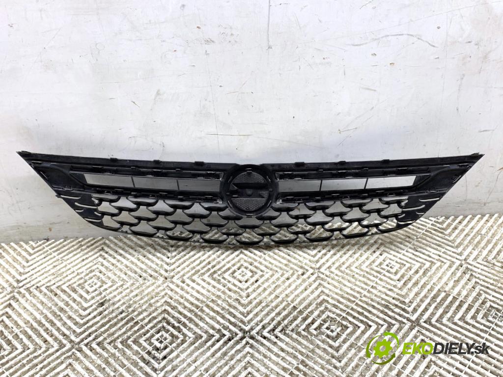 OPEL ASTRA K liftback 2016 92 kW 1.4 Turbo (68) 1399 mřížka maska 13464791 (Přední mřížka (maska chladiče))