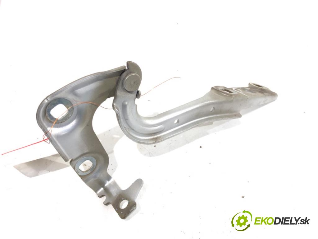 OPEL ASTRA K liftback 2016 92 kW 1.4 Turbo (68) 1399 závěs kapoty přední část pravý 39032150