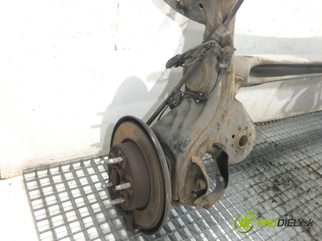 OPEL ASTRA K liftback 2016 92 kW 1.4 Turbo (68) 1399 výztuha zadní část