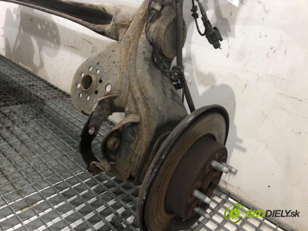 OPEL ASTRA K liftback 2016 92 kW 1.4 Turbo (68) 1399 výztuha zadní část