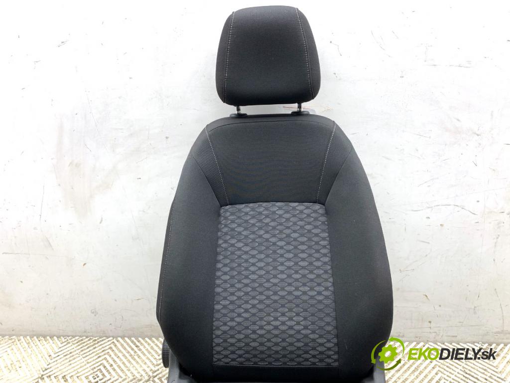 OPEL ASTRA K liftback 2016 92 kW 1.4 Turbo (68) 1399 sedadlo pravý přední část