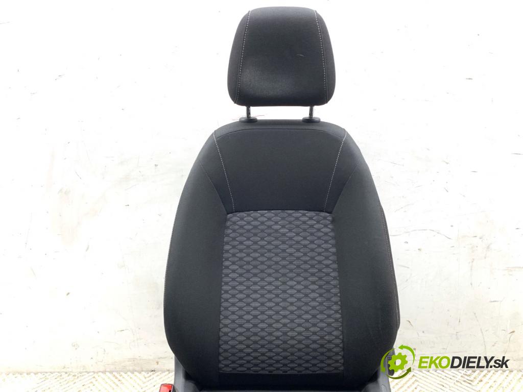 OPEL ASTRA K liftback 2016 92 kW 1.4 Turbo (68) 1399 sedadlo levý přední část