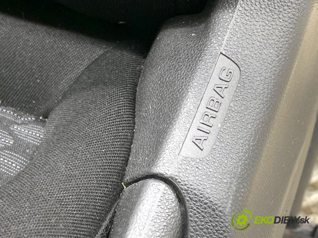 OPEL ASTRA K liftback 2016 92 kW 1.4 Turbo (68) 1399 sedadlo levý přední část