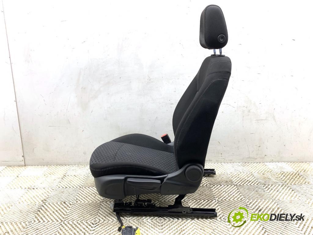 OPEL ASTRA K liftback 2016 92 kW 1.4 Turbo (68) 1399 sedadlo levý přední část