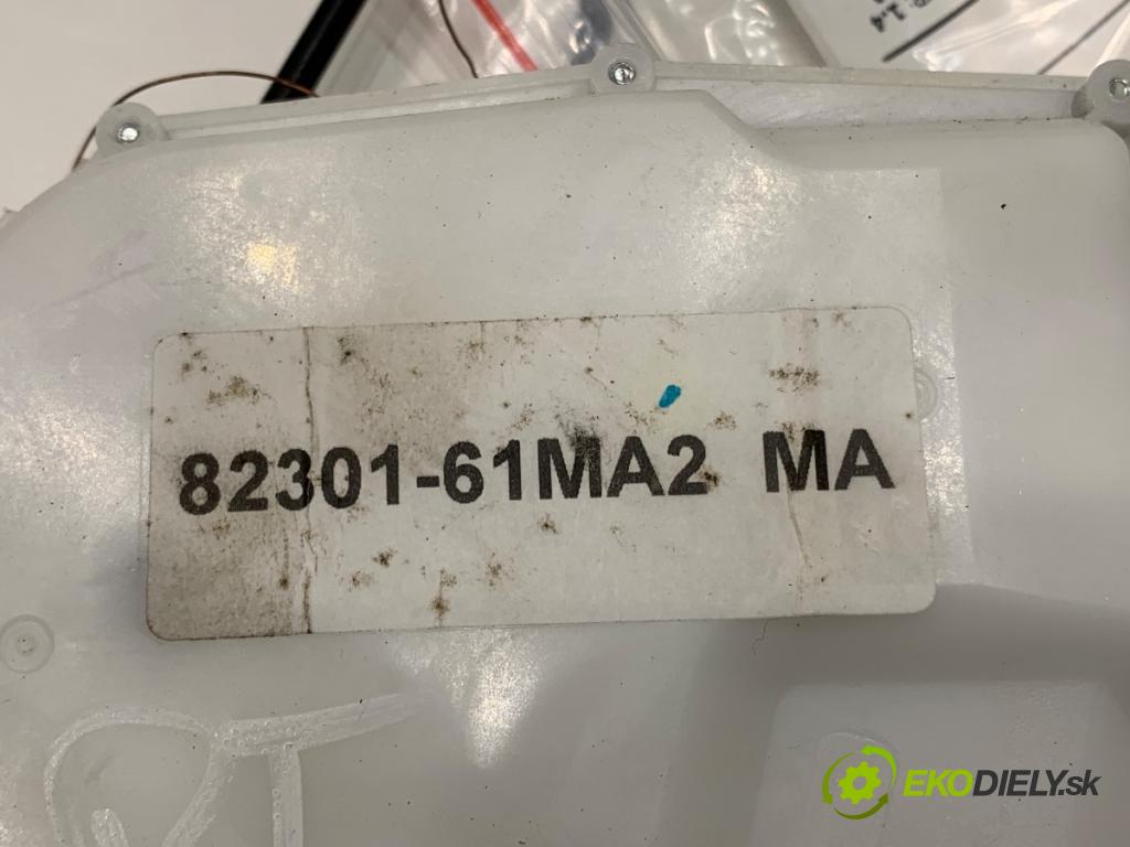 SUZUKI SX4 liftback 2021 95 kW 1.4 Hybrid (Mild Hybrid) (AKK 414) 1373 zámok dveře pravý zadní část 82301-61MA2