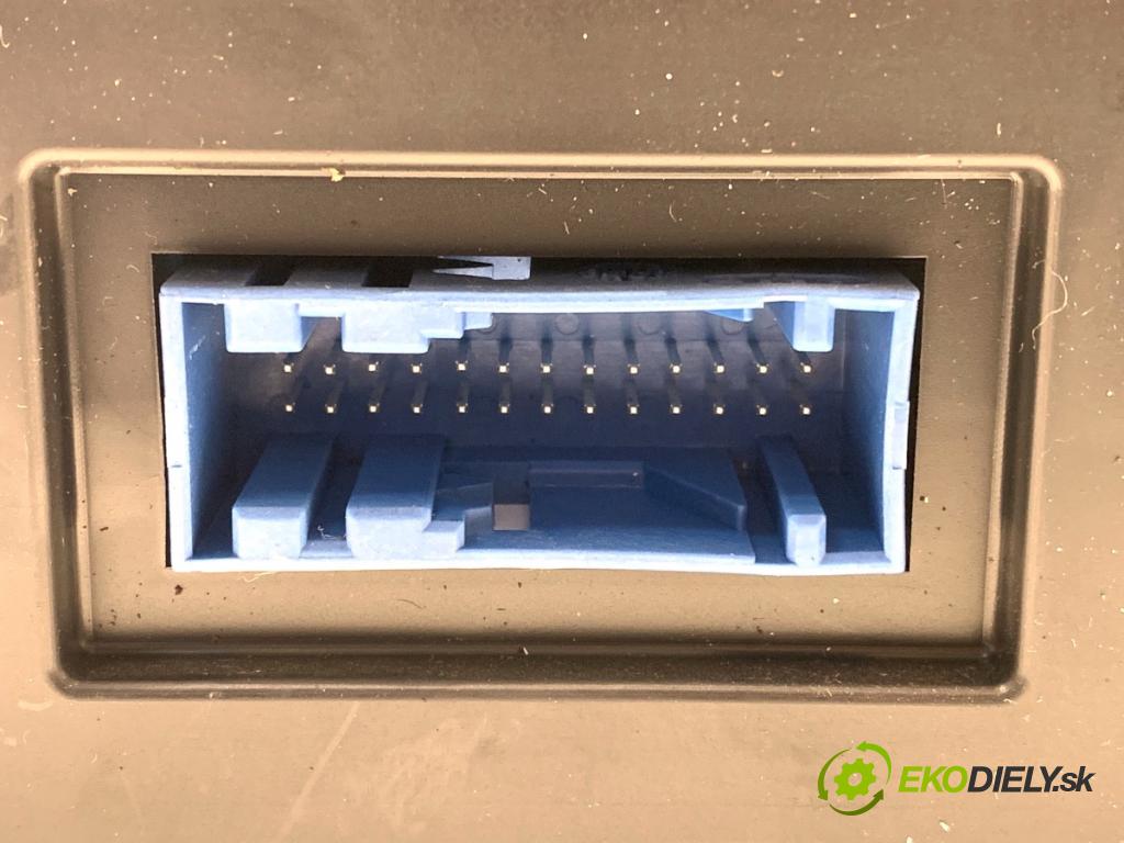 CITROEN C3 liftback 2004 50 kW 1.4 HDi 1398 Panel ovládania kúrenia 96377775XT (Prepínacie páčky pod volantom)