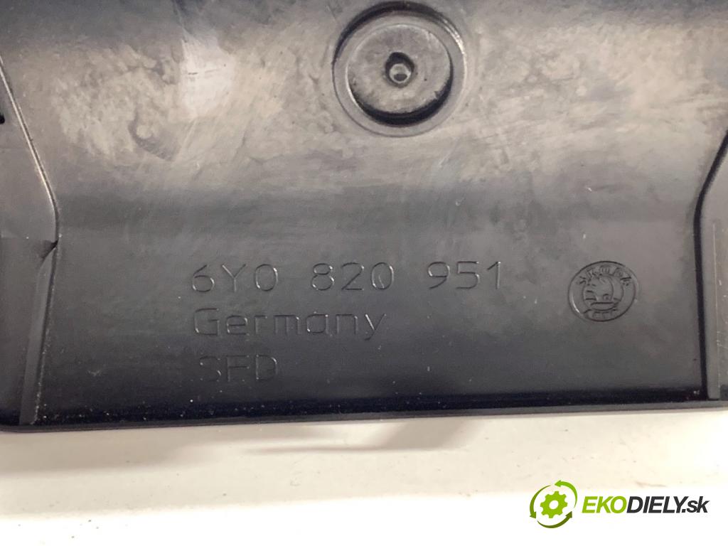 SKODA FABIA I liftback 2005 55 kW 1.4 16V 1390 Mriežky kúrenia predný 6Y0820951