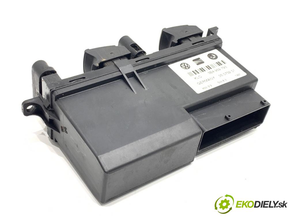 VW PASSAT B5 sedan 1997 74 kW 1.6 1595 Prepínač okien 3B4959793 (Prepínacie páčky pod volantom)