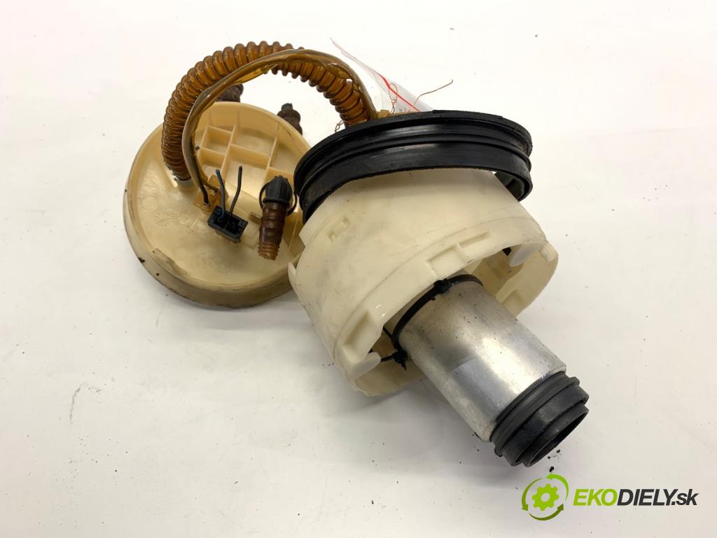 VW PASSAT B5 sedan 1997 74 kW 1.6 1595 pumpa paliva 8E0906087D