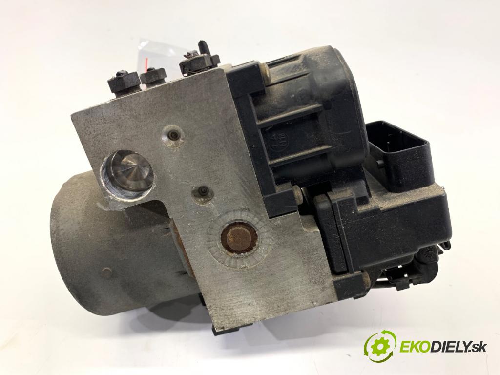 VW PASSAT B5 sedan 1997 74 kW 1.6 1595 Pumpa ABS 0273004281 (Pumpa ABS)