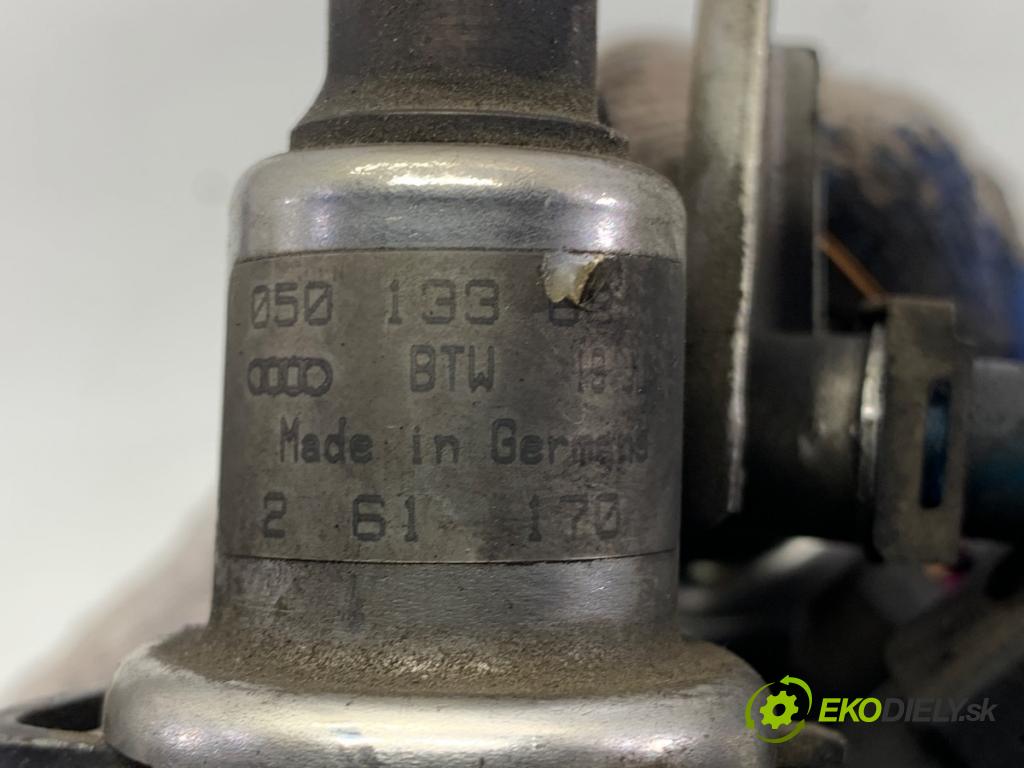 VW PASSAT B5 sedan 1997 74 kW 1.6 1595 Lišta vstrekovacia  (Vstrekovacia lišta)