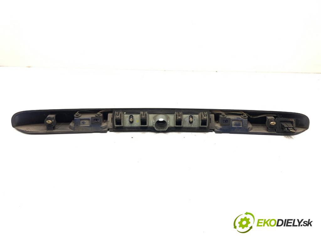 VW PASSAT B5 sedan 1997 74 kW 1.6 1595 lišta dveří zadní část 3B0827757