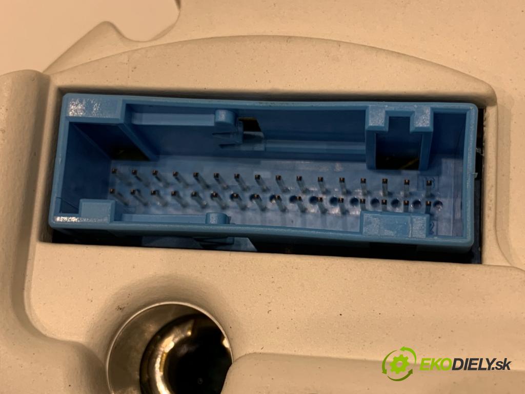 VW PASSAT B5 sedan 1997 74 kW 1.6 1595 Prístrojovka 0905-194-0090 (Prístrojová doska)