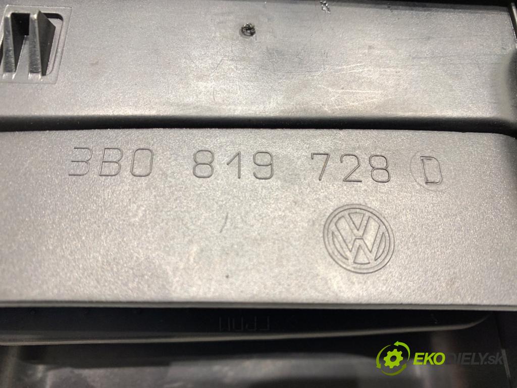 VW PASSAT B5 sedan 1997 74 kW 1.6 1595 mří topení přední část 3B0819728D