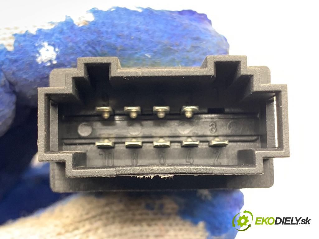 AUDI A3 8L liftback 1999 92 kW 1.8 1781 Spínač svetiel výstražných (núdzových) 8L0941509H (Prepínacie páčky pod volantom)